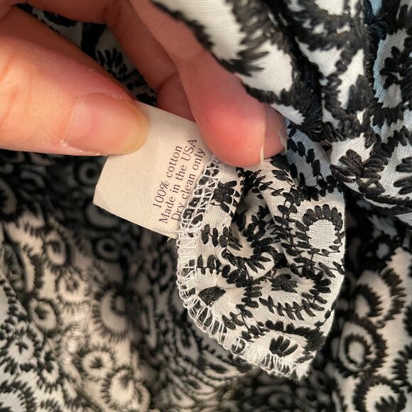 BELL Fine Garments Floral Embroidered Button Down Collared Shirt Dress \\ 2 - Picture 8 of 11